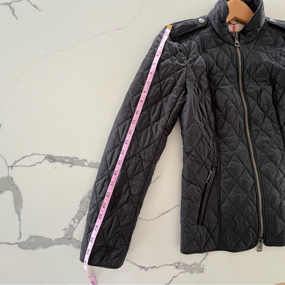 Burberry - Jacket / Puffer Coat - Black Quilted w/ Fitted Silhouette - Zip Front - Picture 14 of 16